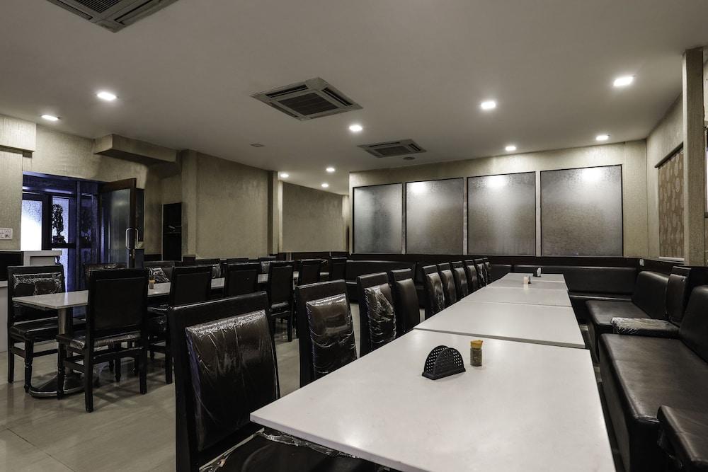 Treebo Trend Hotel Jp Plaza Nampally 海得拉巴 外观 照片