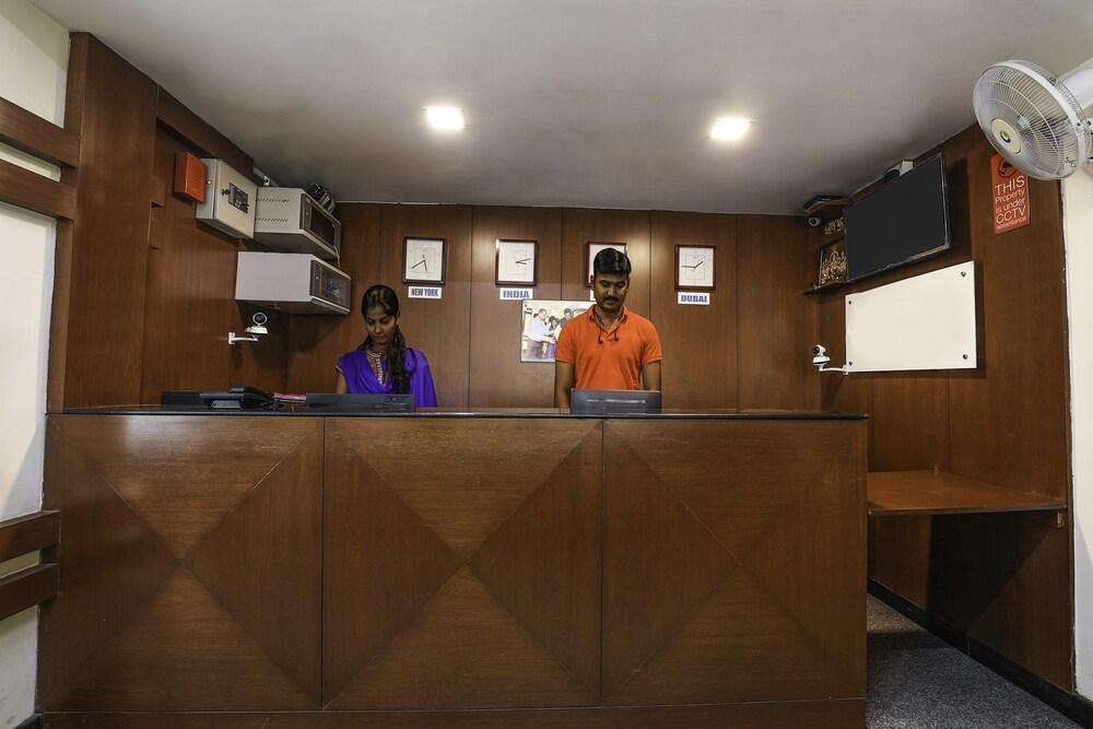 Treebo Trend Hotel Jp Plaza Nampally 海得拉巴 外观 照片