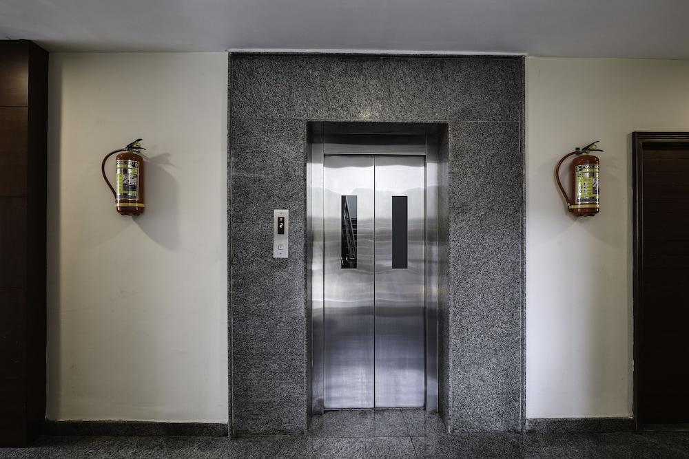 Treebo Trend Hotel Jp Plaza Nampally 海得拉巴 外观 照片