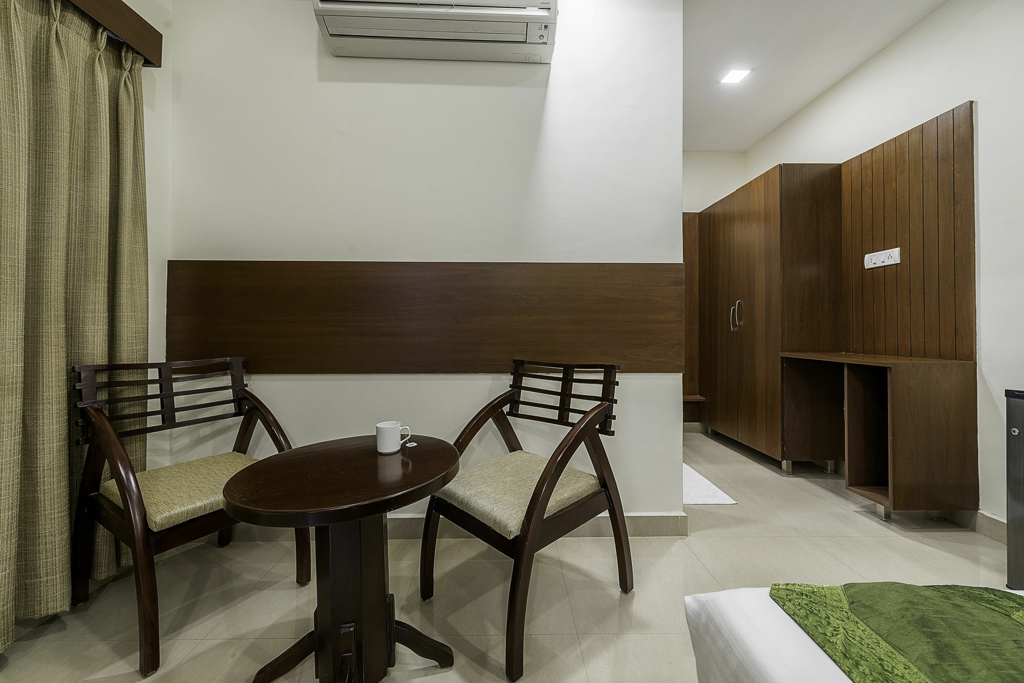 Treebo Trend Hotel Jp Plaza Nampally 海得拉巴 外观 照片