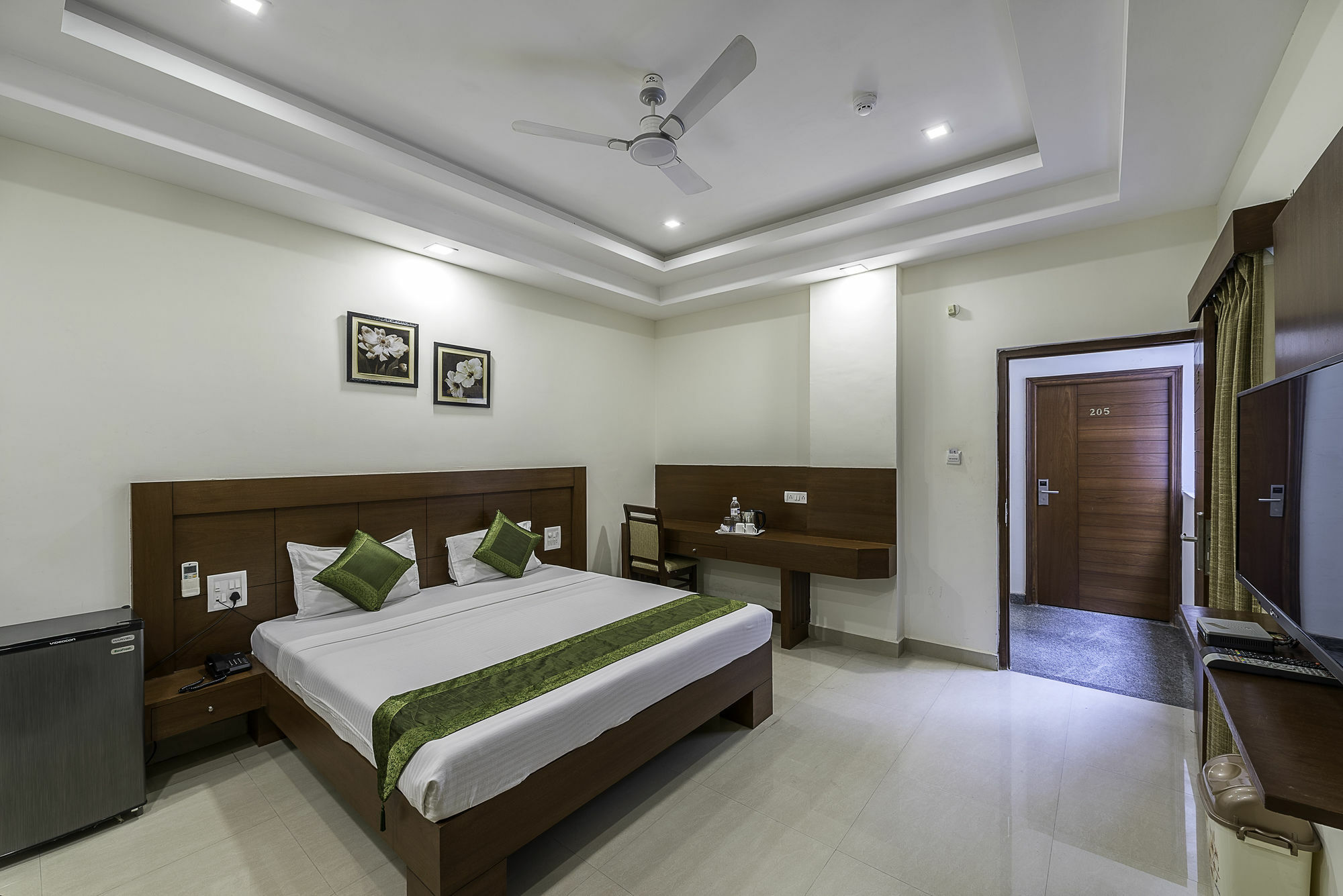 Treebo Trend Hotel Jp Plaza Nampally 海得拉巴 外观 照片