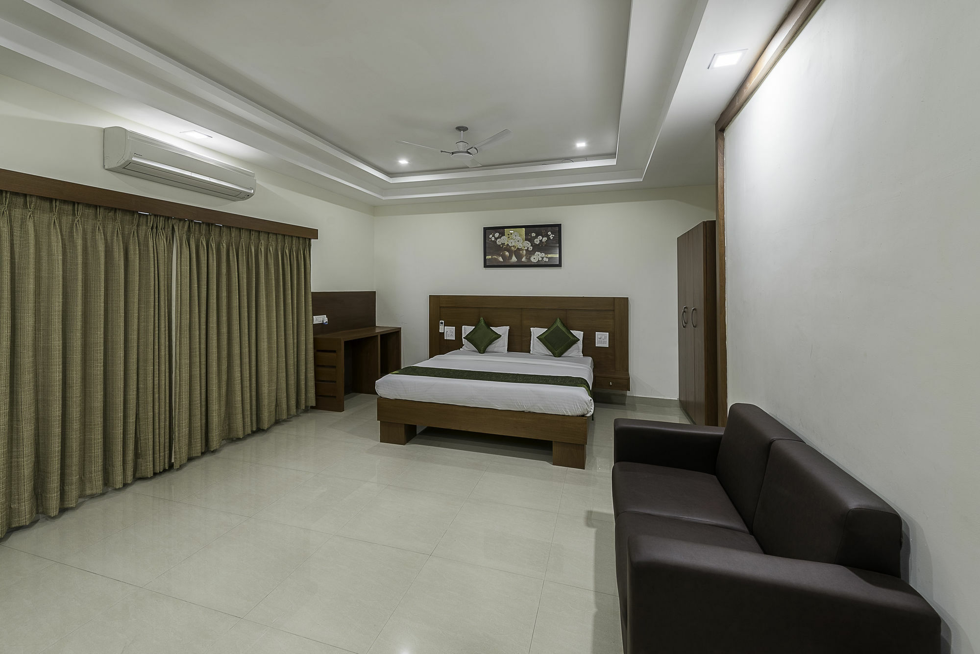 Treebo Trend Hotel Jp Plaza Nampally 海得拉巴 外观 照片