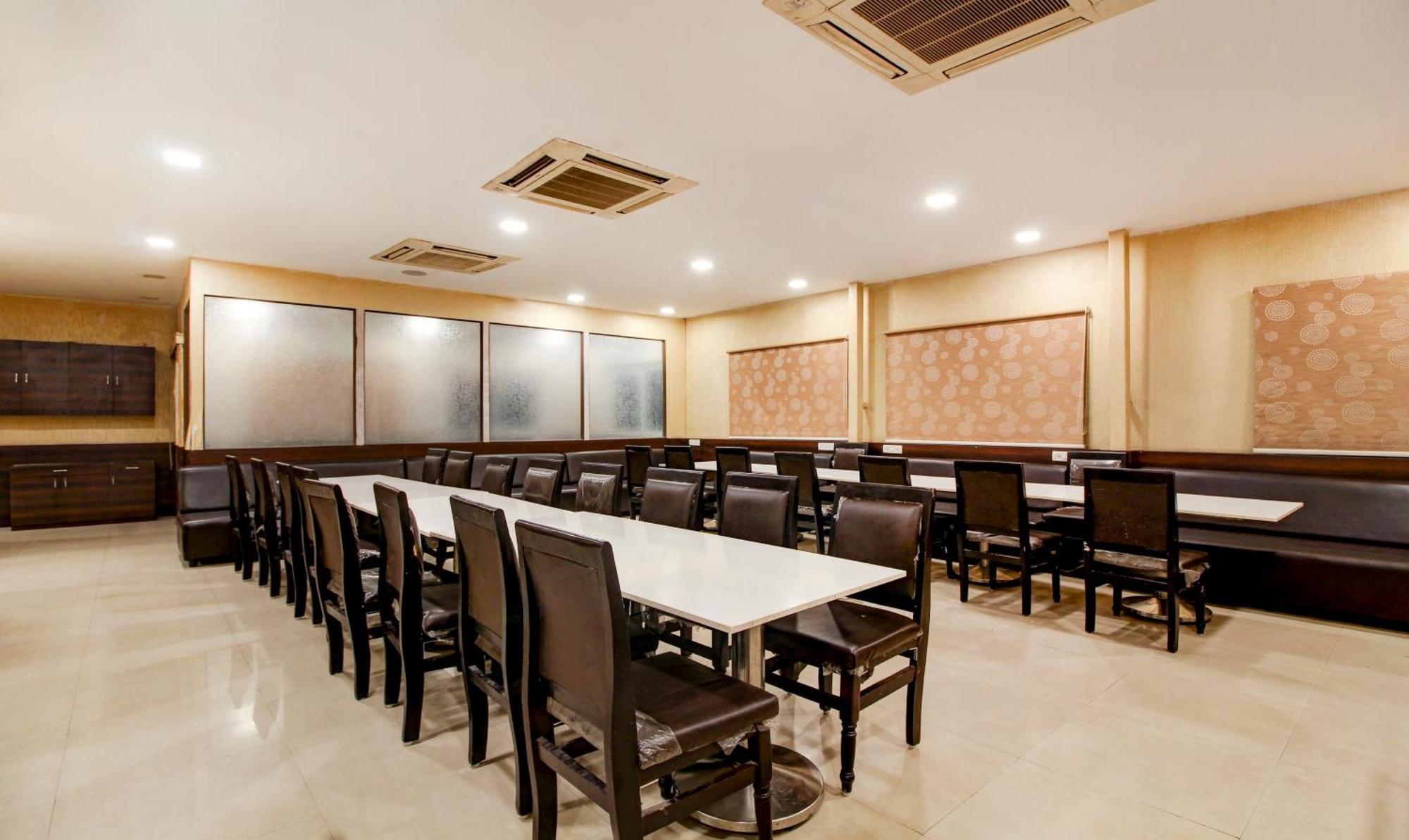 Treebo Trend Hotel Jp Plaza Nampally 海得拉巴 外观 照片